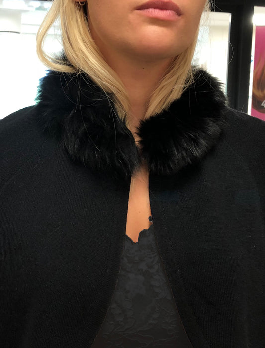 Cashmere cape with fur black